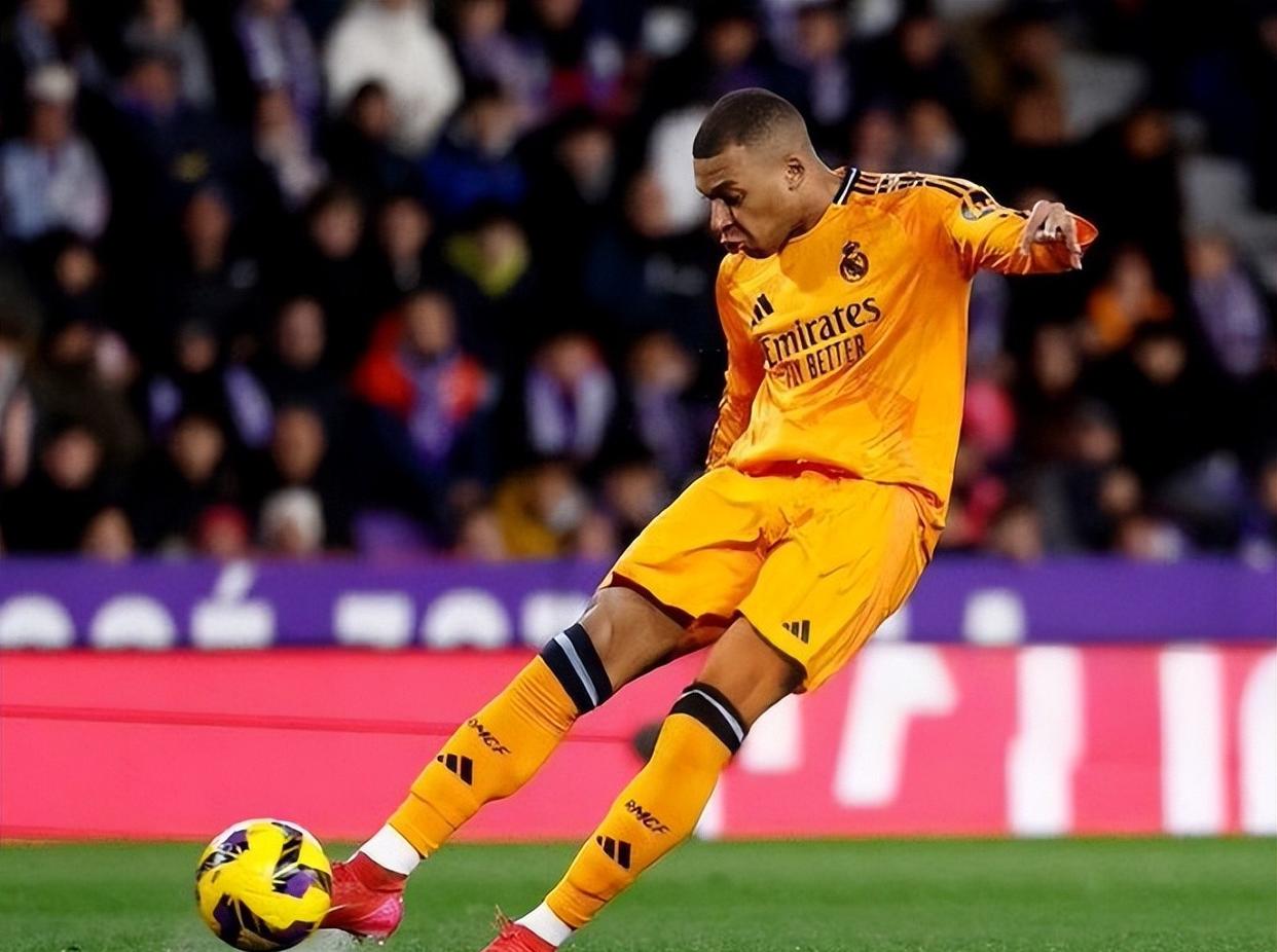 MILAN- 姆巴佩暗示离开巴黎出国踢球 被法国媒体喷出阴影 