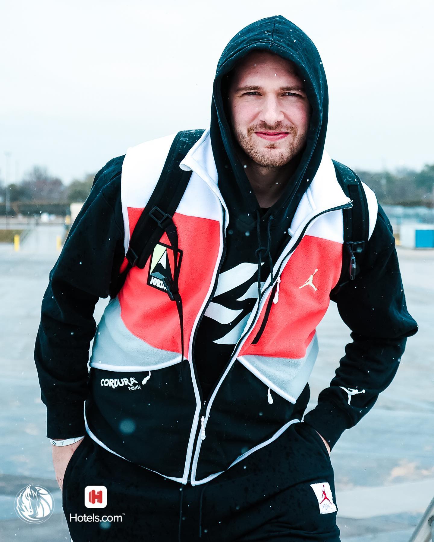 包含德罗巴连续五场比赛得分超过赛事规则更新，独行侠挑战极限！的词条